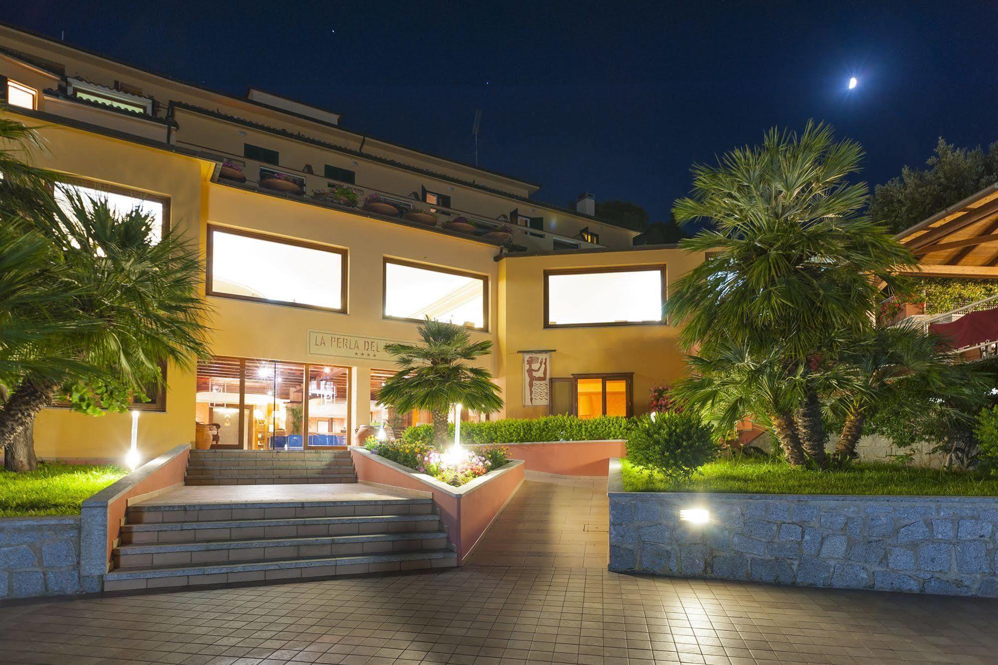 Hotel La Perla Del Golfo Procchio  Exterior photo